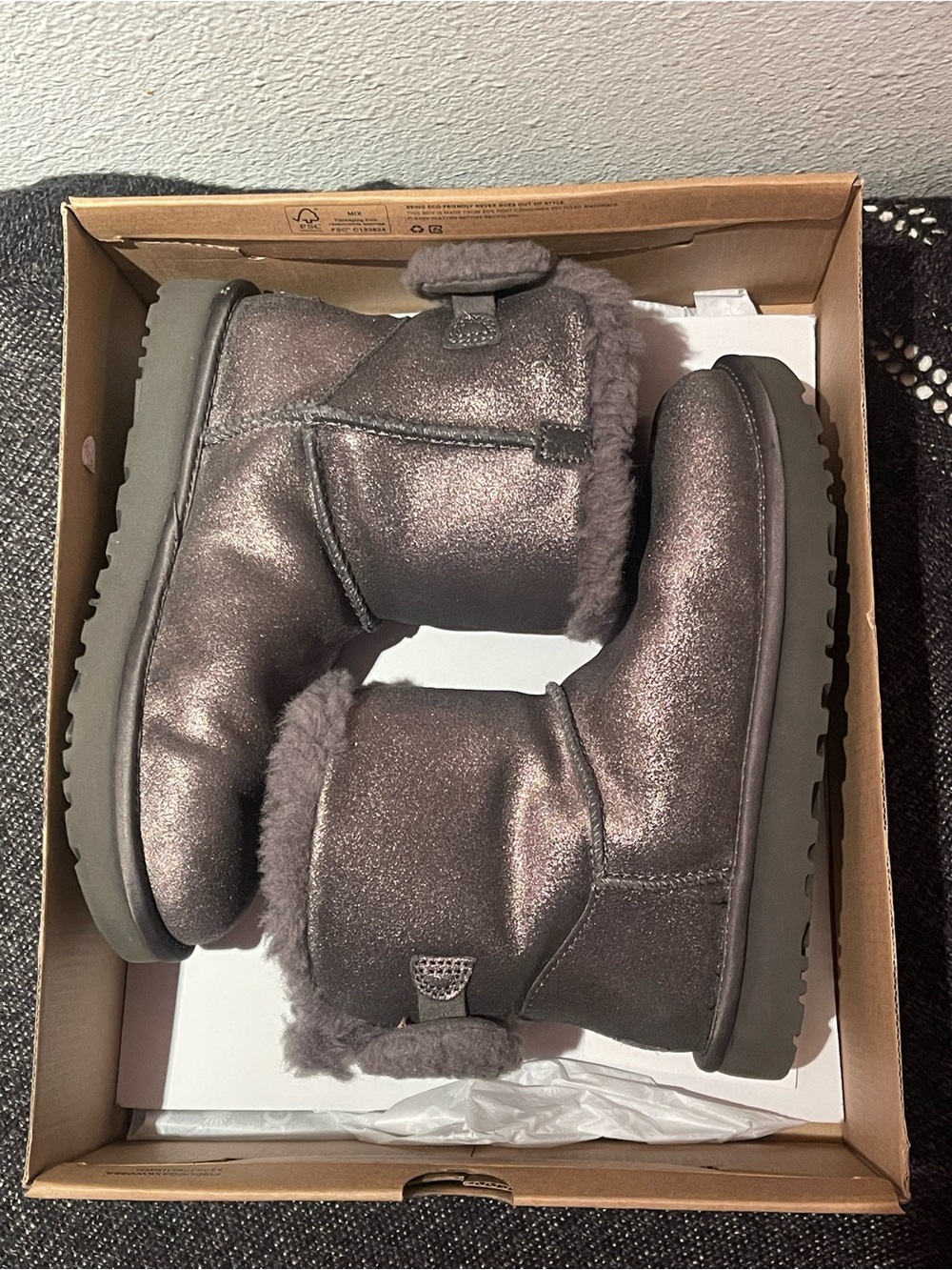 NIB UGG Arielle Sparkle Gunmetal Metallic Gray Shimmer Boots Crystal Size 6